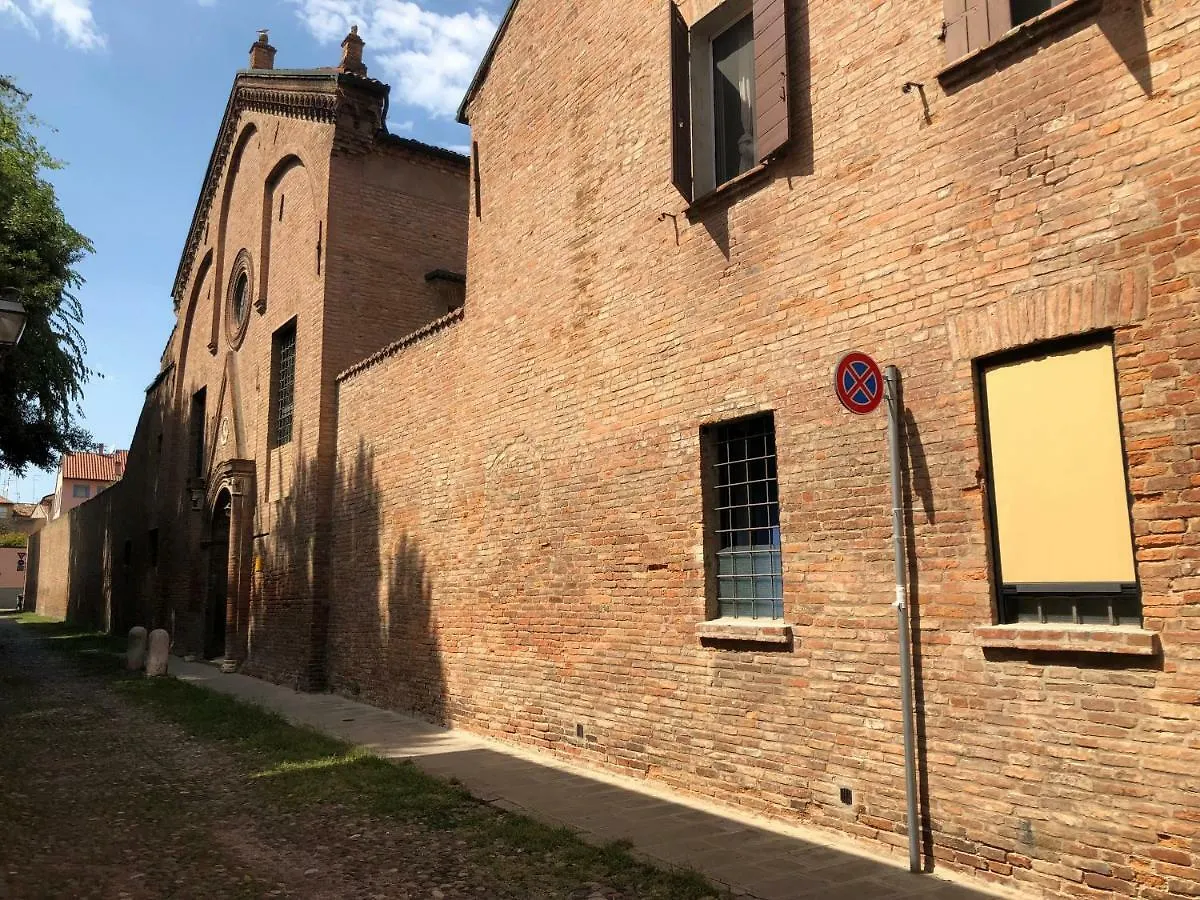 L'Ape Regina Lägenhet Ferrara 0*,